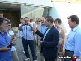 Симеон Дянков посети Голямата Косматка и обеща 1,5 милиона за казанлъшките гробници