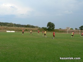 Футболистите на „Розова долина“ с първа тренировка и нов треньор