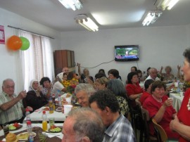 Пенсионерски клуб отпразнува първия си рожден ден