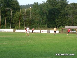 Футболистите на „Розова долина“ с първа тренировка и нов треньор