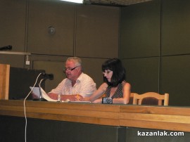 Недоволни от начина на работа на Читалище „Искра“ се събраха на среща