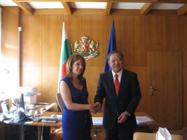 Почетният консул на Япония покани Стоянова да гостува в страната на изгряващото слънце