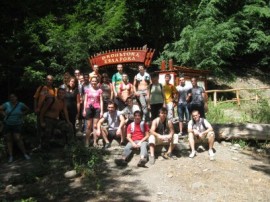 Младежи от Казанлък направиха поход в Балкана над Калофер / Новини от Казанлък