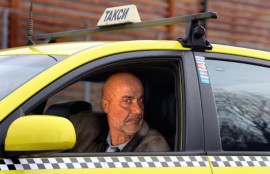 100 лева глоба за такси на автобусна спирка / Новини от Казанлък