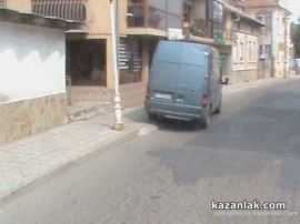 Паркиране по тротоарите в Казанлък
