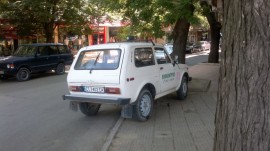 Паркиране по тротоарите в Казанлък / Новини от Казанлък