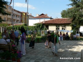 Православният празник Успение Богородично даде старт на изложба в казанлъшки храм