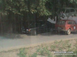 Паркиране по тротоарите в Казанлък