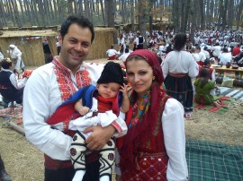 Танцьорите от “Жар“ играха пред погледа на Цветан Цветанов / Новини от Казанлък