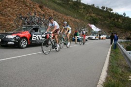  Жеги над 37 градуса тормозят колоездачите на „Ла Вуелта“ / Новини от Казанлък