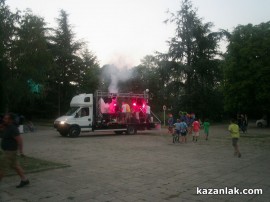 Стрийт парадът тръгна за Дискотека под звездите