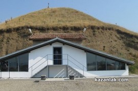 Старците от Казанлък на тур по гробниците / Новини от Казанлък