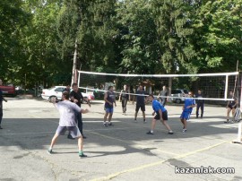 Пожарникарите празнуват в очакване на нова сграда