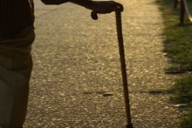 Възрастна жена бе блъсната на казанлъшки паркинг / Новини от Казанлък