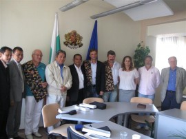 Индонезийци поискаха побратимяване с Казанлък / Новини от Казанлък