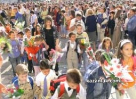 Първият учебен ден стартира по различно време в казанлъшките училища / Новини от Казанлък