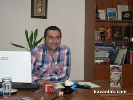 НЧ „Искра” гласи сборник с инернет творчество / Новини от Казанлък