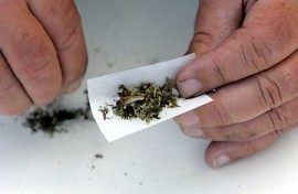 Млад мъж с 1 грам марихуана заловиха полицаите / Новини от Казанлък