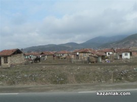 Събарят ромското гето в Мъглиж