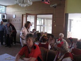 Кметът просълзи с речта си възрастни хора от Казанлък