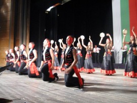 С празничен концерт Община Казанлък зарадва хората от третата възраст