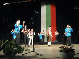 С празничен концерт Община Казанлък зарадва хората от третата възраст