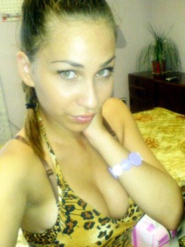 Казанлъшка девойка е сред най-сексапилните българки