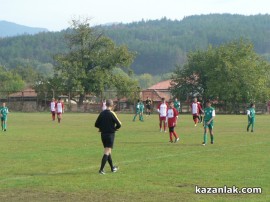 Розите спечелиха градското дерби при децата / Новини от Казанлък