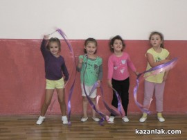 С обновени и пълни зали НЧ “Възродена Искра“ откри новия творчески сезон