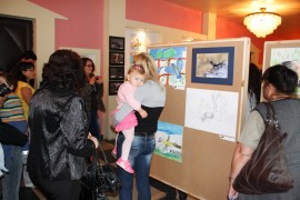 Във Военен клуб представиха “Дивата природа в снимки и рисунки“