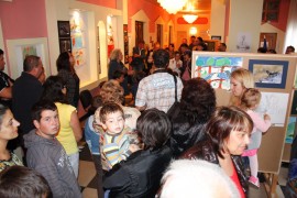 Във Военен клуб представиха “Дивата природа в снимки и рисунки“