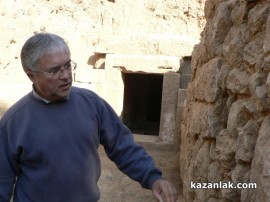 Видео: Показаха откритията от гробницата край Бузовград