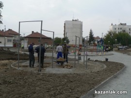 Изграждането на “Казанлъшки оазис“ продължава и през уикенда