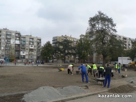 Изграждането на “Казанлъшки оазис“ продължава и през уикенда