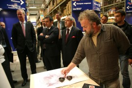 Казанлъшка школа представи рисунки с вино в София  / Новини от Казанлък