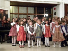 Читалище „Искра” представи „За да пребъде България” / Новини от Казанлък