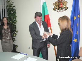 Галина Стоянова връчи ключовете на новодомци