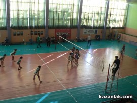 Момичетата на „Казанлък волей“ разбиха конкурентите си / Новини от Казанлък