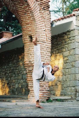 Един от най-добрите български таекуондисти прави клуб в Казанлък