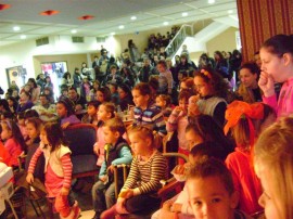 Безплатен куклен театър за децата на Казанлък