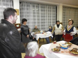 Младежите на ГЕРБ зарадваха старите хора от дом №1