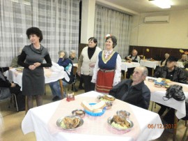 Младежите на ГЕРБ зарадваха старите хора от дом №1