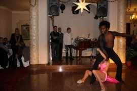 Алфредо Торес и Петър Радев учиха казанлъчани на латино танци