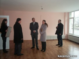 Вицепремиерът Цветан Цветанов откри ремонтирания Детски комплекс в Казанлък