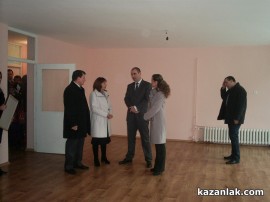 Вицепремиерът Цветан Цветанов откри ремонтирания Детски комплекс в Казанлък