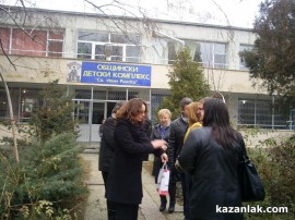 Вицепремиерът Цветан Цветанов откри ремонтирания Детски комплекс в Казанлък