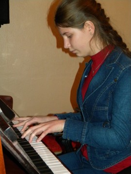 Росини и Верди звучат в Школа по изкуствата „Емануил Манолов”