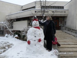 Видео: Нов Смейко се усмихва пред Художествената галерия