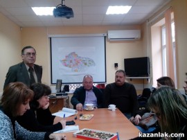 Референдума коментираха в Казанлък депутатите от Коалиция за България Евгени Желев и Спас Панчев