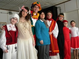 Читалище „Искра” гостува с ”Баба Марта иде”  в  „Буратино”